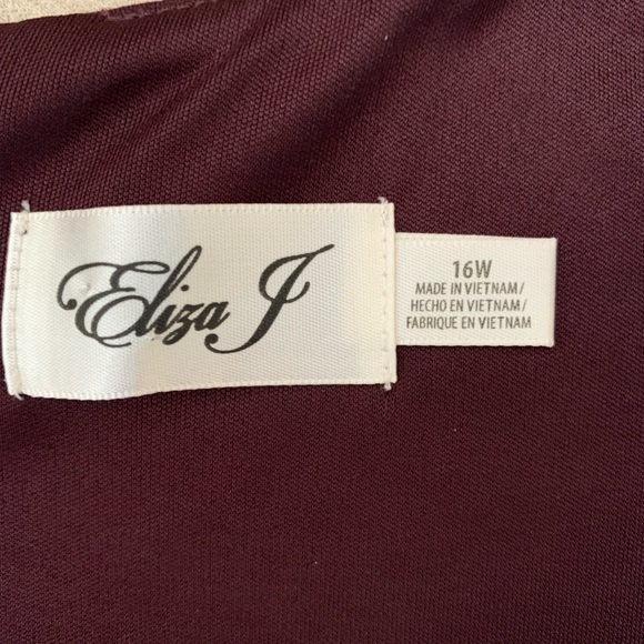 Sleeveless fit and flare color-blocked dress. - Picture 2 of 5